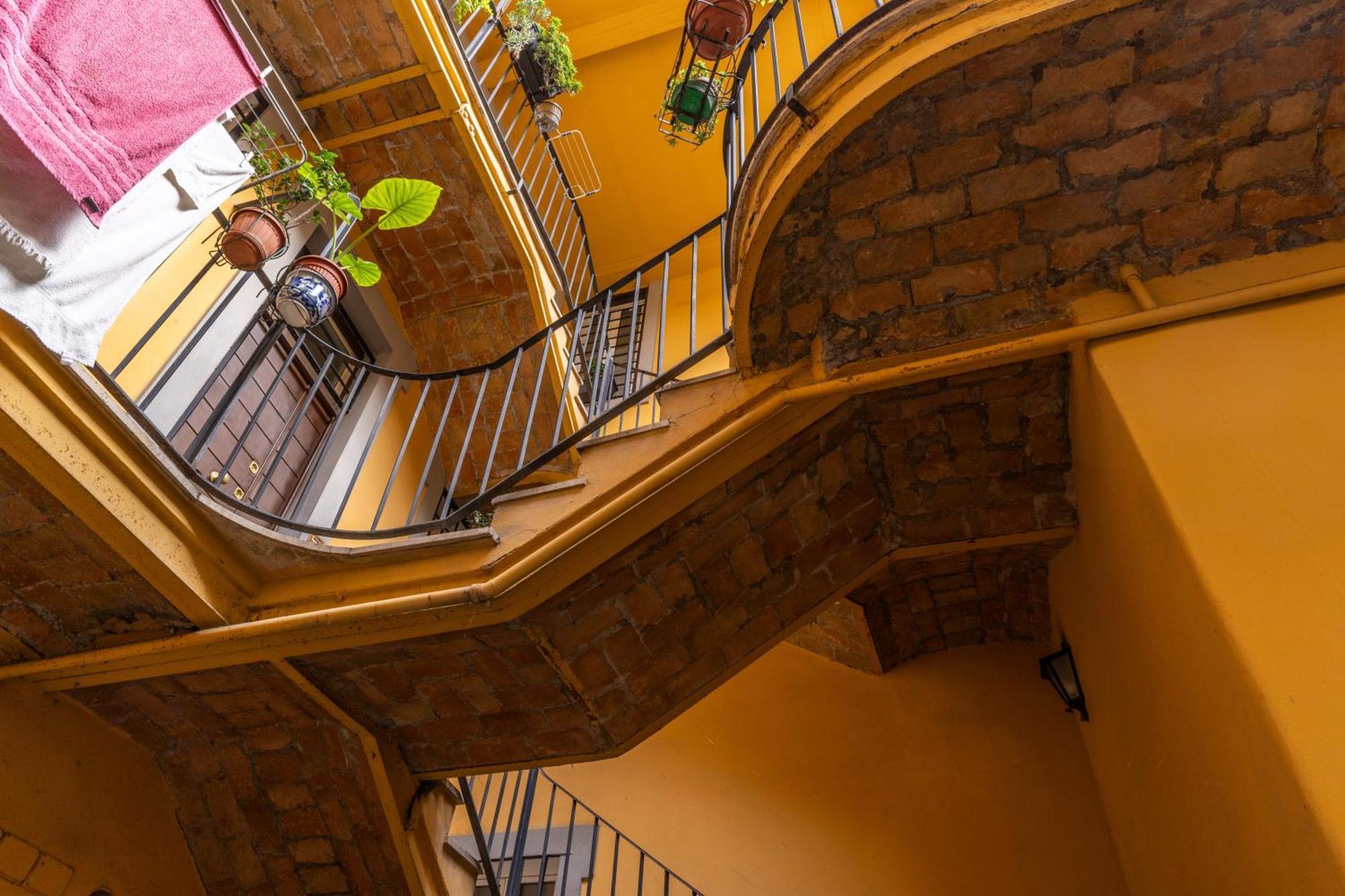 Domus Piazza Farnese Apartment *