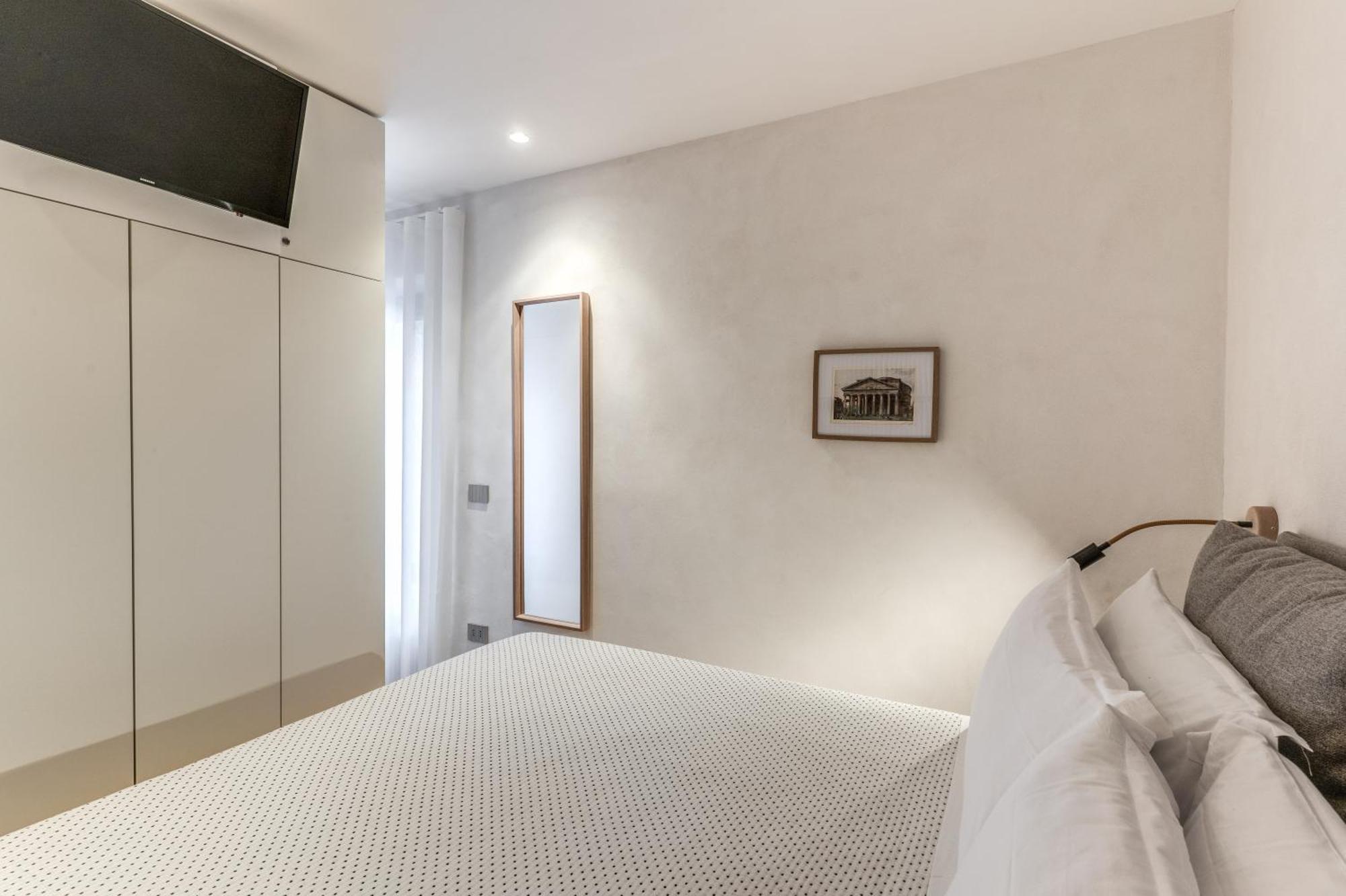 Domus Piazza Farnese Apartment *